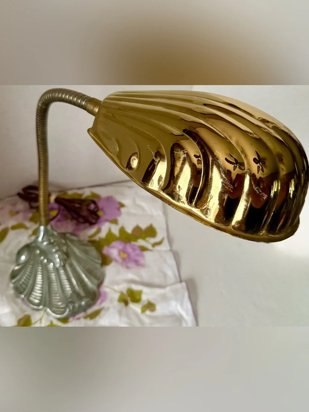 N/A clamshell or